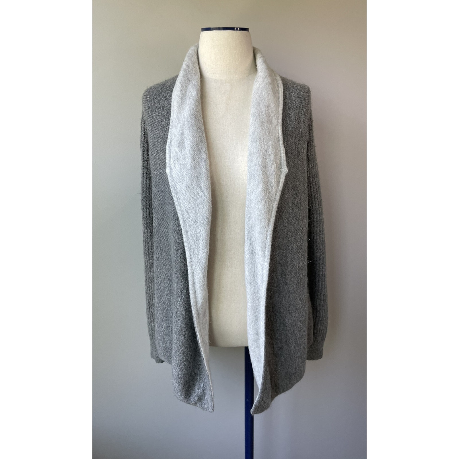 Abercrombie & Fitch Women's Size S Open Front Super Soft Cardigan Gray
